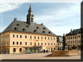 Rathaus mit Uthmann-Brunnen